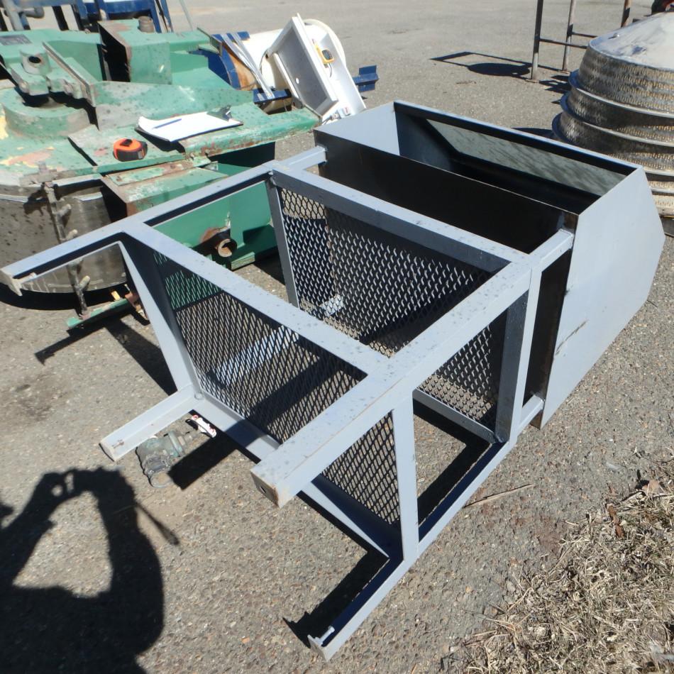 36" WIDE X 30" DEEP COVERED WORK STATION Nelson Machinery & Equipment