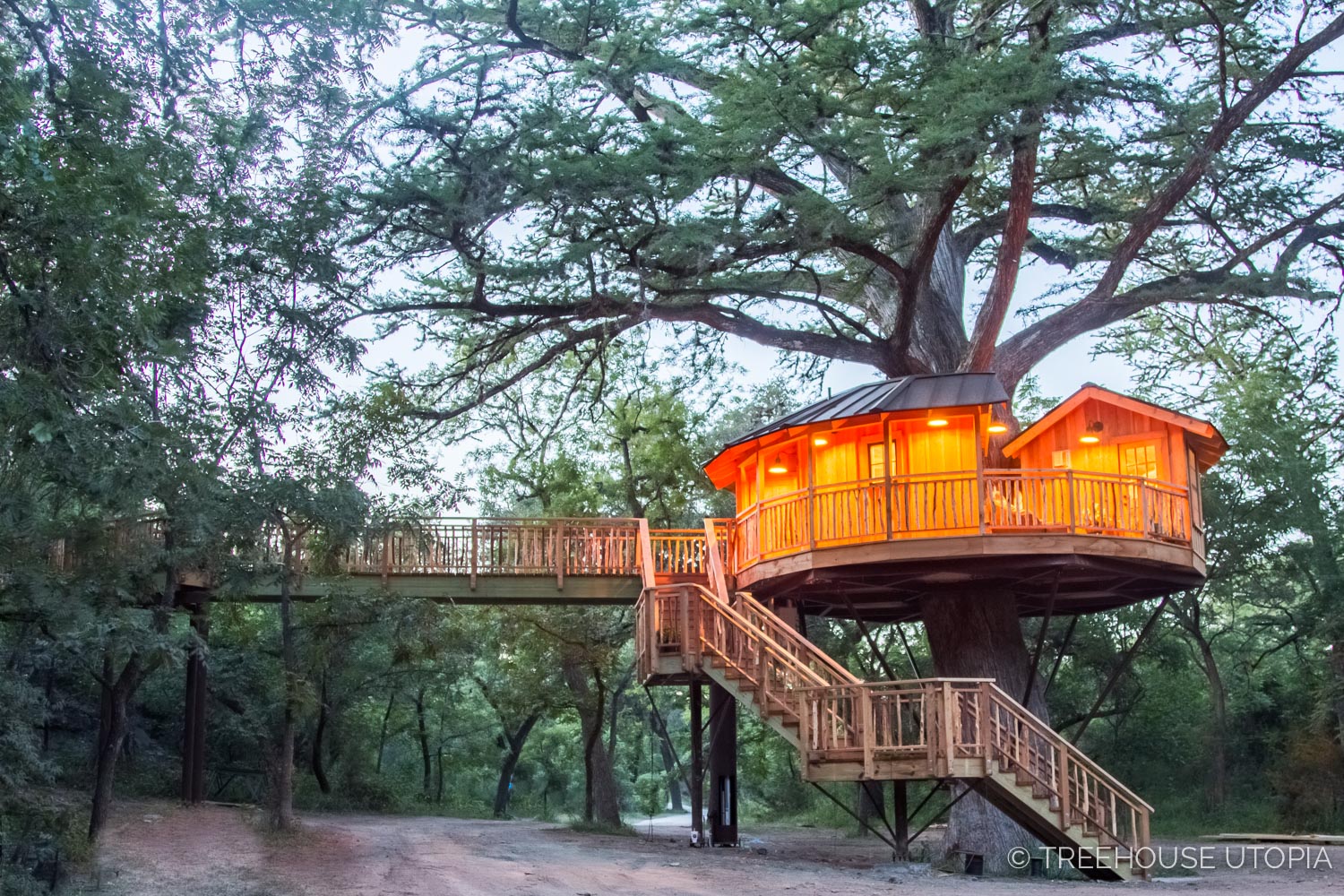 Biblioteque at Treehouse Utopia, a Texas Hill Country Retreat Nelson