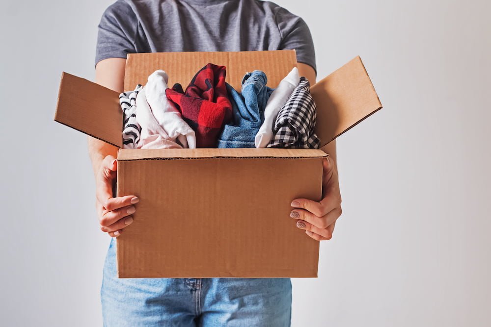 How To Pack Clothes For Moving?