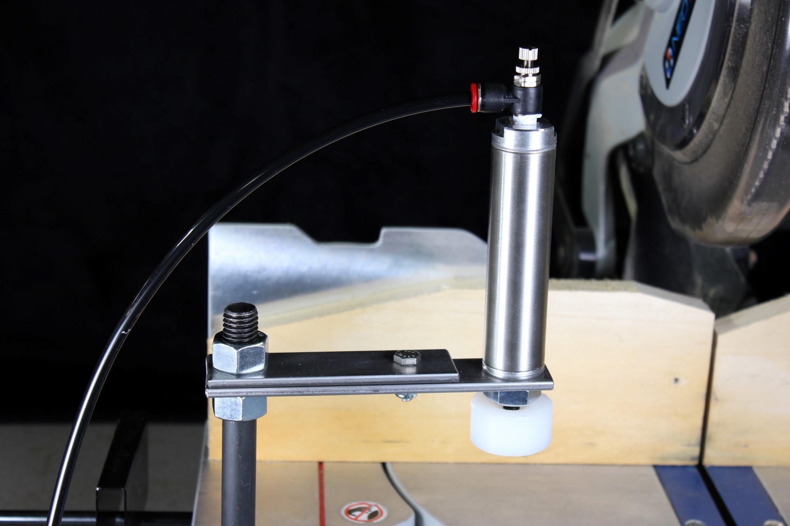 DIY Pneumatic Saw Clamp Neo7CNC