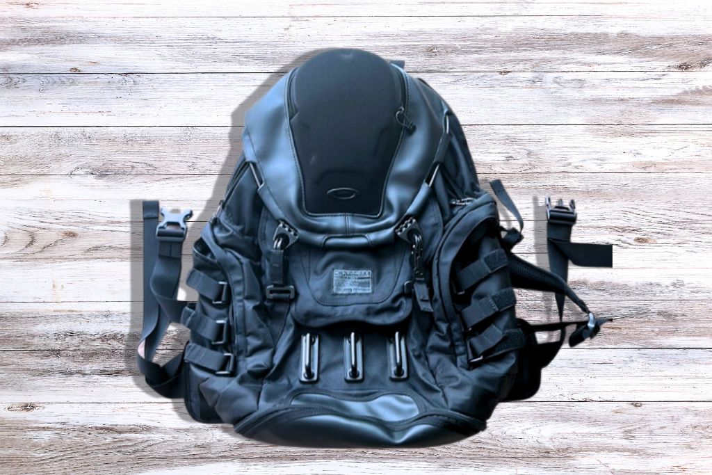 Oakley Kitchen Sink Backpack Review Day Trips and Extended Vacations