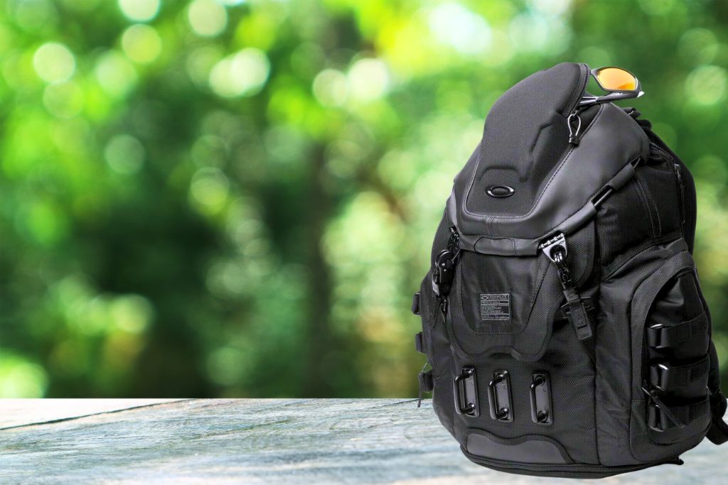 Oakley Kitchen Sink Backpack Review Day Trips and Extended Vacations