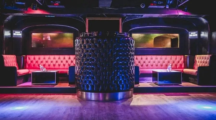 9 Best Places for Edinburgh Nightlife 2024