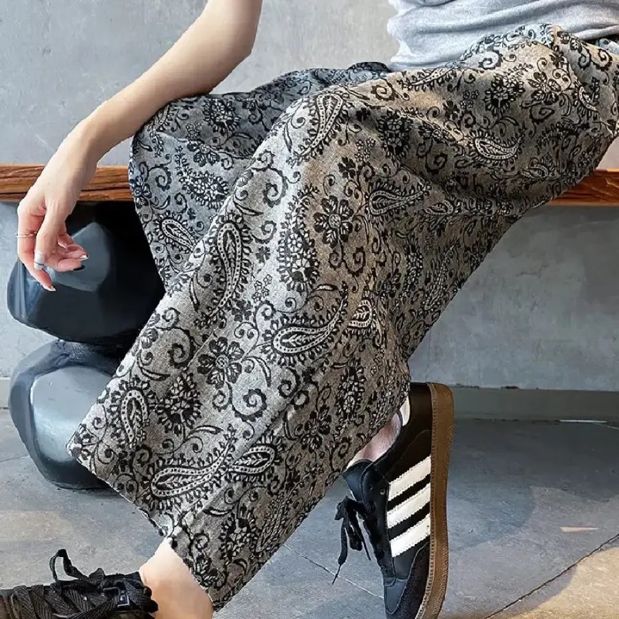 Flowing Patterned Bandana Print Pants to Elevate Your Style