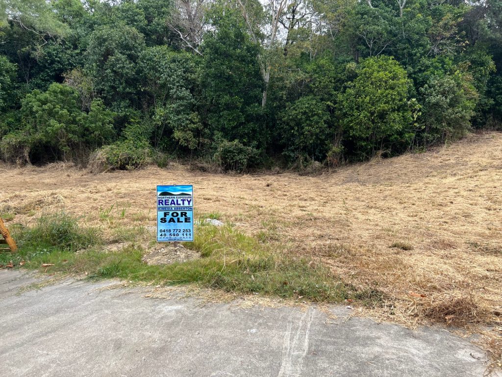 PALM COVE, LARGE 1240sqm BLOCK Northern Exposure Realty