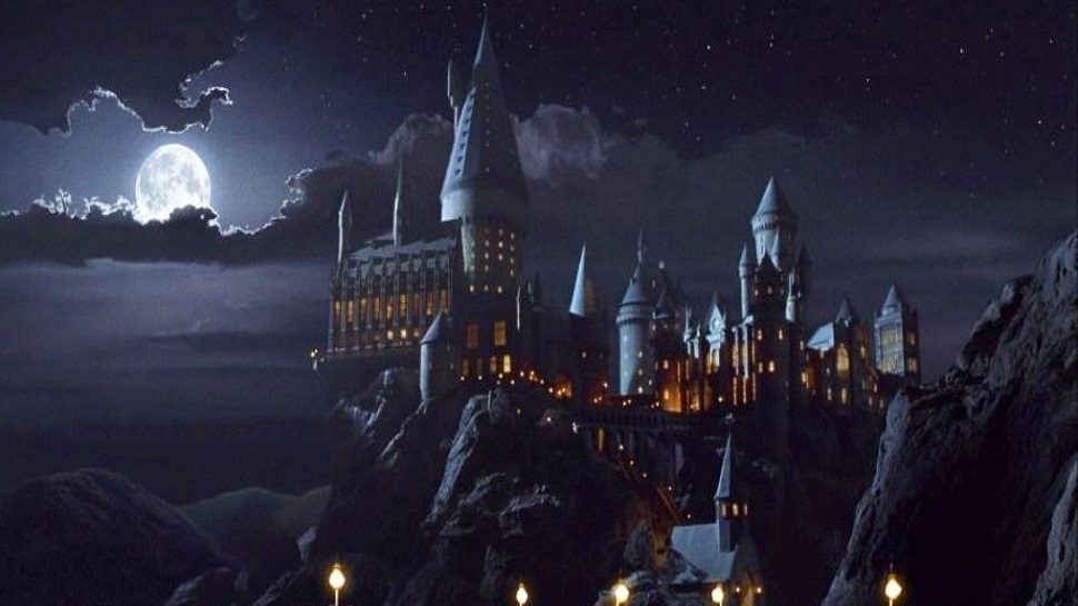 Watch the Wizarding World of HARRY POTTER's Nighttime