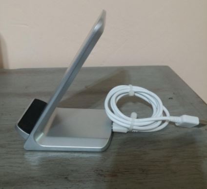 Review of the Seneo Wireless (Fast) Smartphone Charger - Nerd Techy