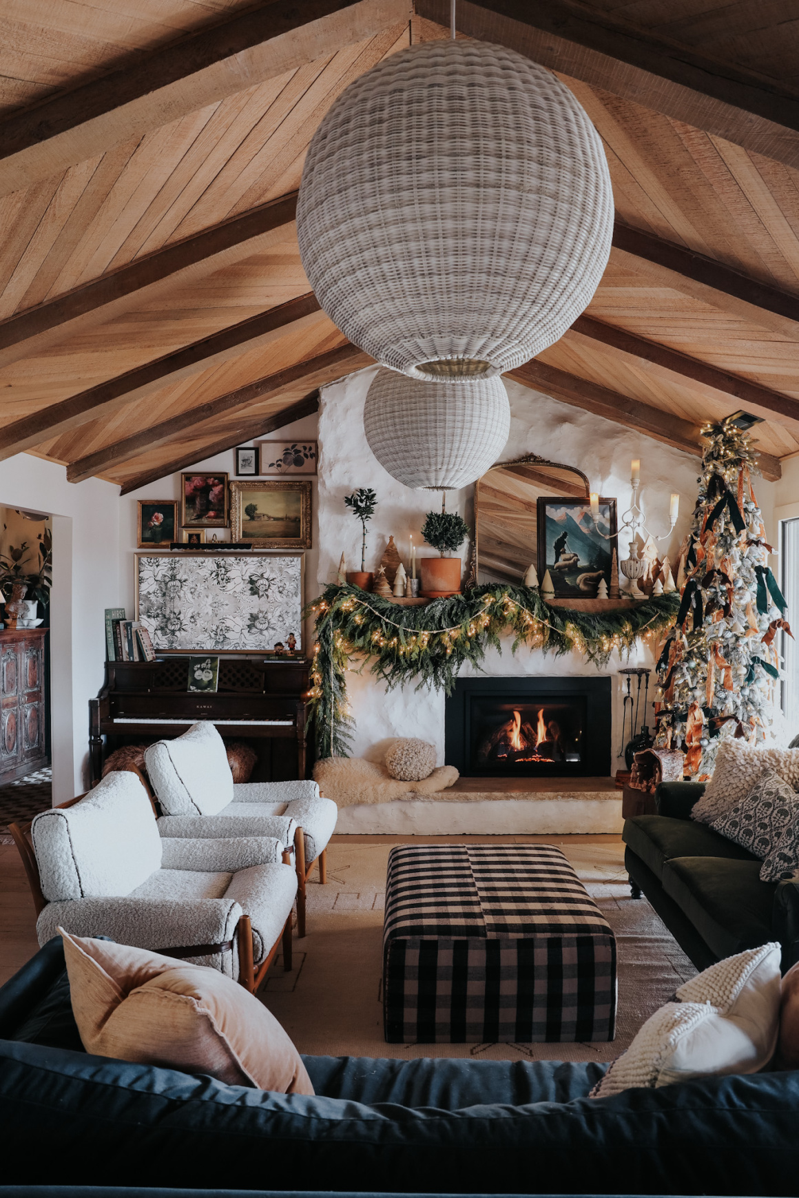 Frame TV Christmas Art (free!) with Picture Lights and Top Christmas