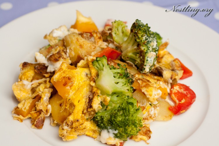 KartoffelGemüsePfanne mit Ei Nestling