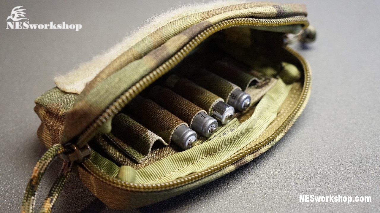 HOLDER BATTERIES ONE WAY AA AAA STICKS VELCRO BACK