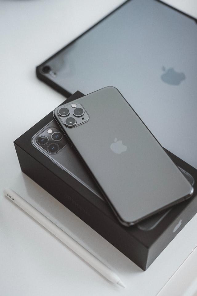 iPhone Buying Guide How Does the iPhone Color Affect its Resale Value