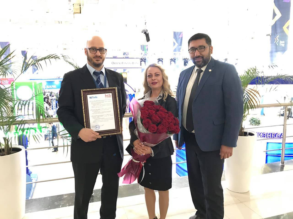 HiTech Bank honours NETinfo during the closing ceremony of the