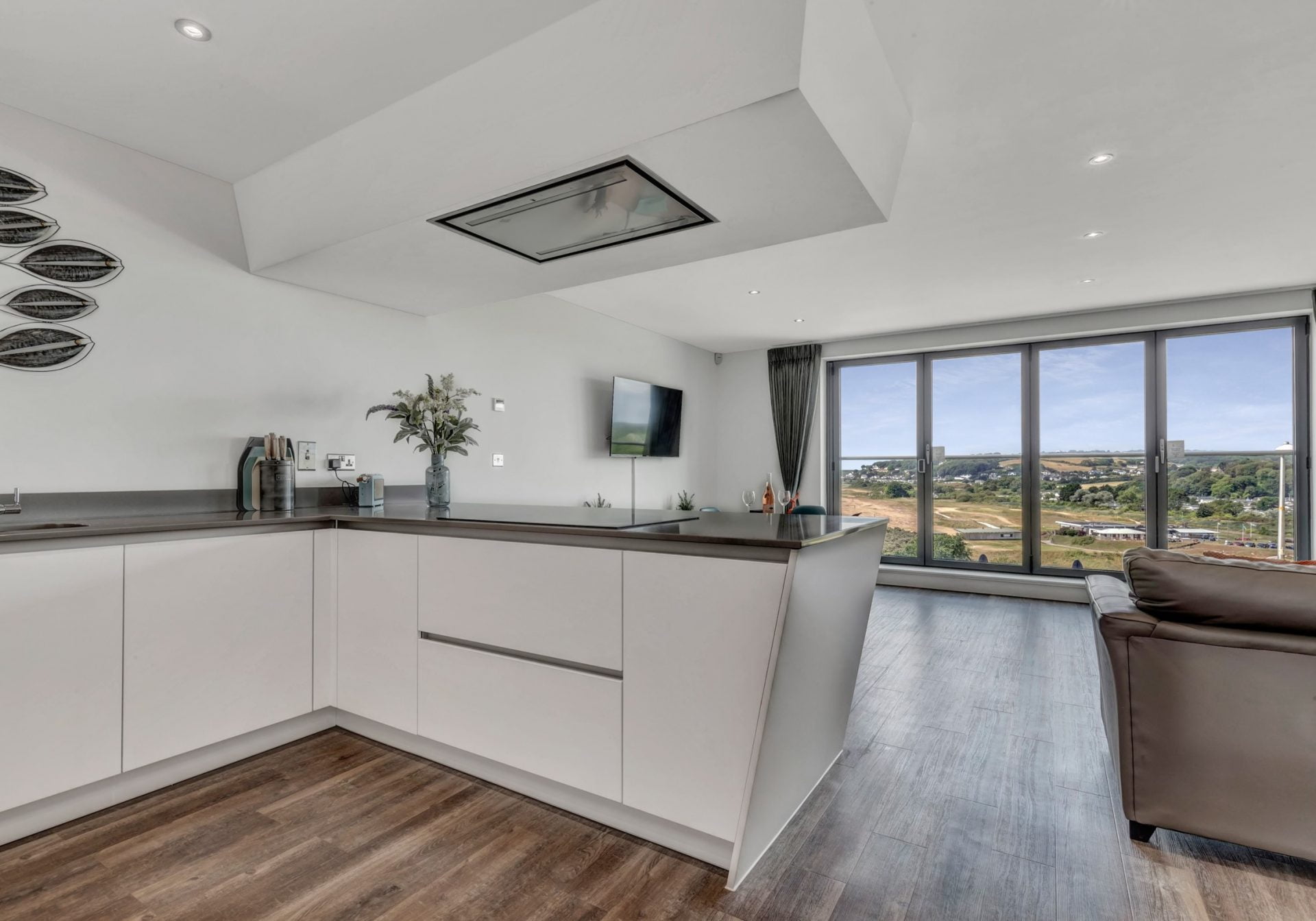 7 Waterstone House, South Beach, Tenby NetLetUK