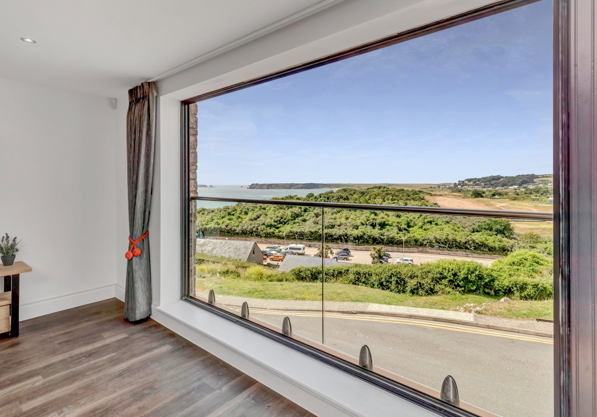 7 Waterstone House, South Beach, Tenby NetLetUK