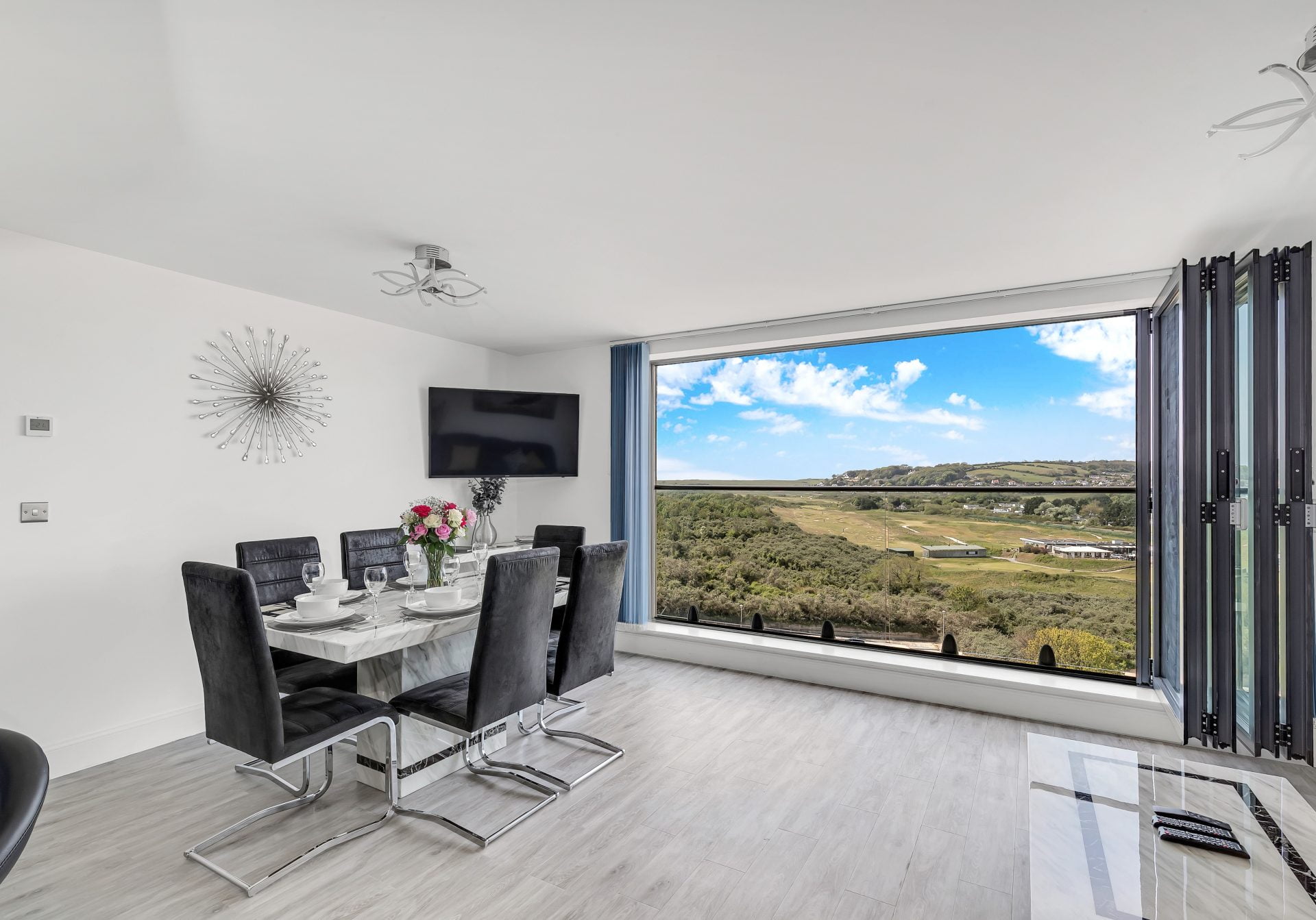 11 Waterstone House, South Beach, Tenby NetLetUK