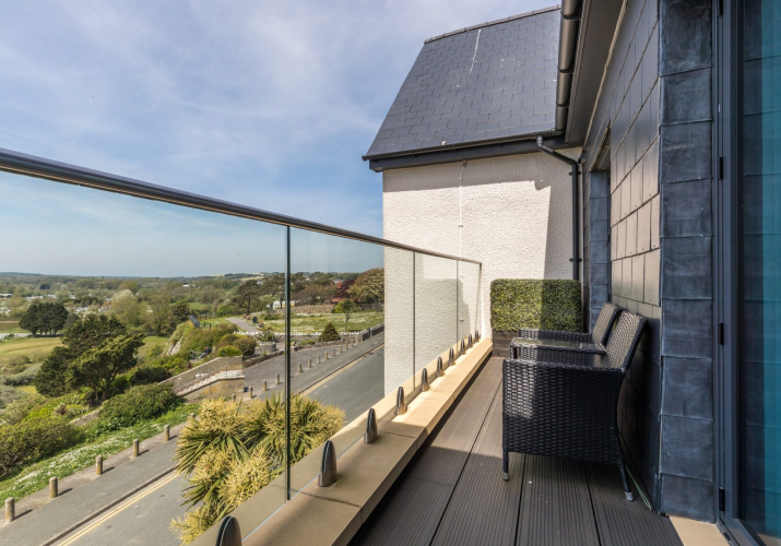 11 Waterstone House, South Beach, Tenby NetLetUK