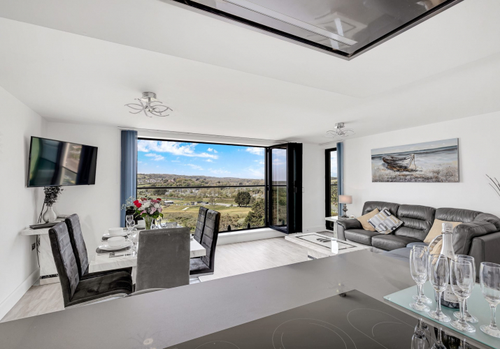 11 Waterstone House, South Beach, Tenby NetLetUK