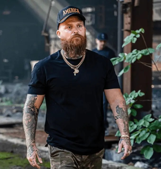 Adam Calhoun Net Worth 2023 Wife, Age, Height & Son(025)