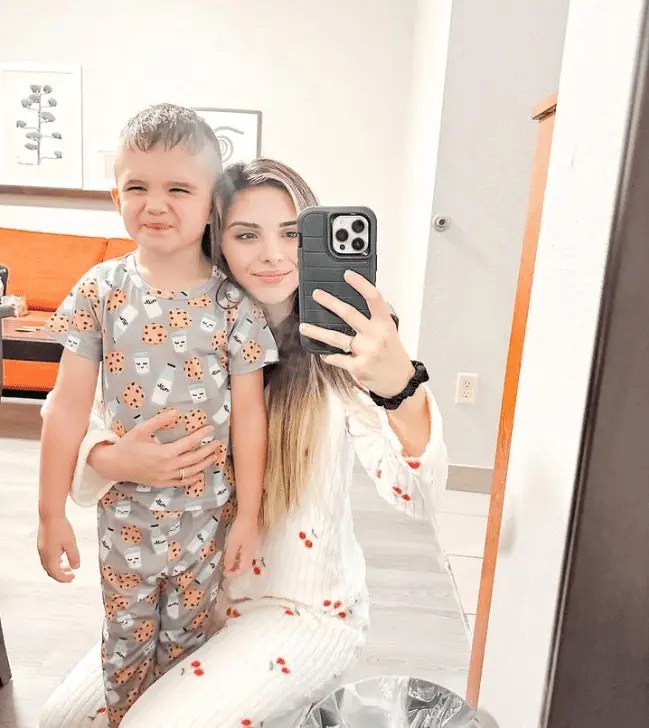 Chelsie Deville Net Worth 2024 Age, Education & Husband