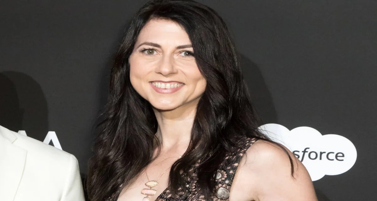 Mackenzie Scott Net Worth 2023 Career, Family, And Personal Life