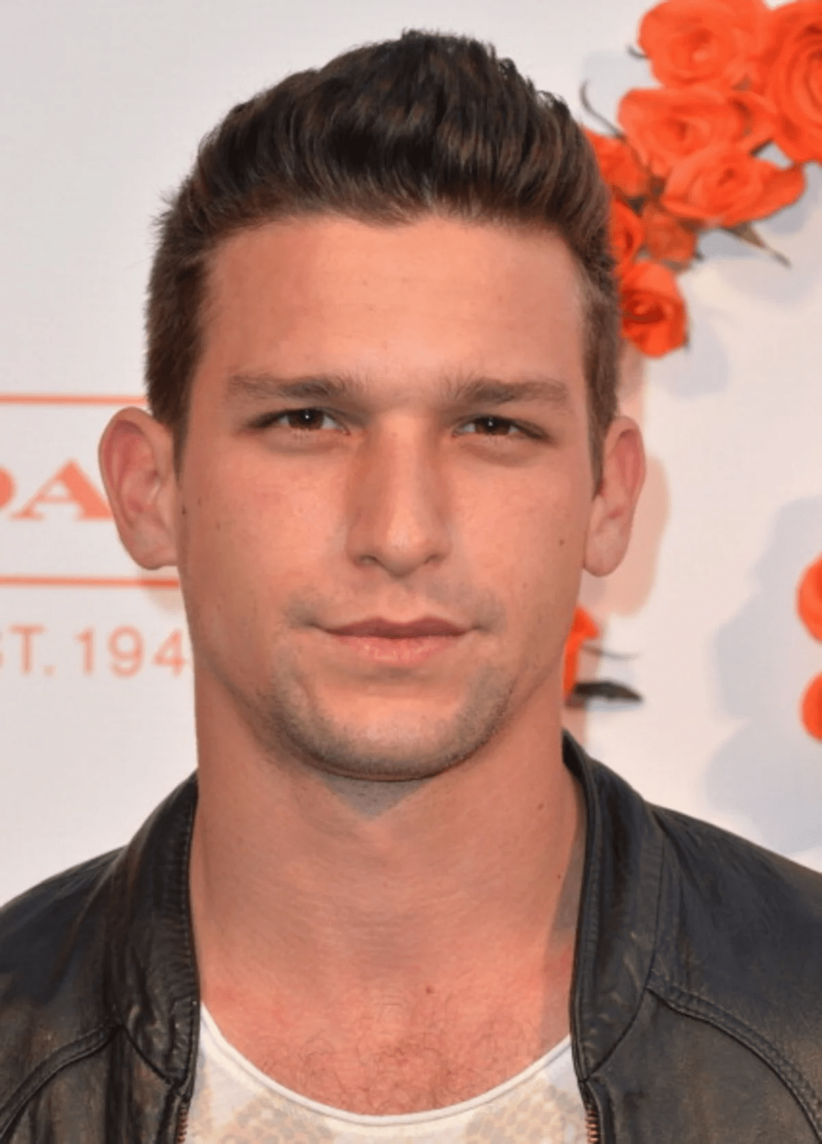 What is Daren Kagasoff doing now? Wife, Net Worth, Height, Bio Net