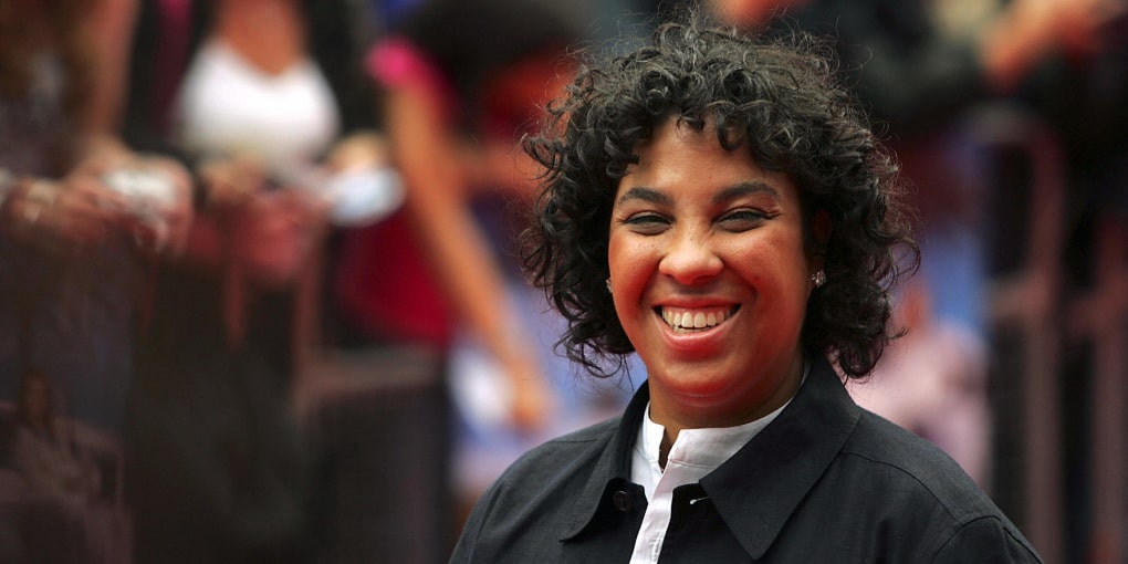 Angela Robinson Net Worth 2018 Wiki, Married, Family, Wedding, Salary(03)