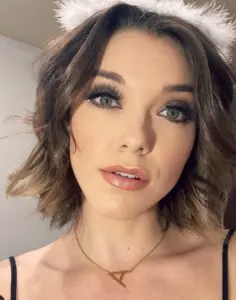 Anny Aurora (Adult Actress) – Age, Height, Weight, Net Worth, Boyfriend