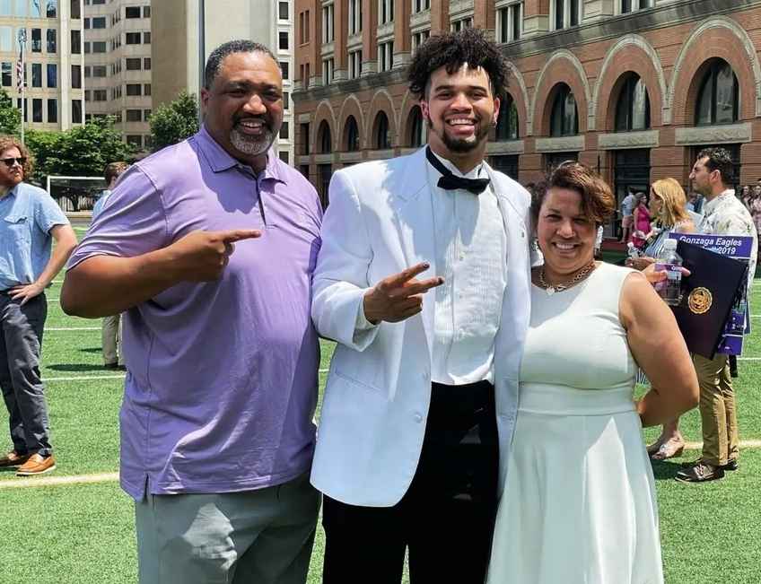 Caleb Williams Net Worth, Girlfriend, Parents, Family Networth Wags