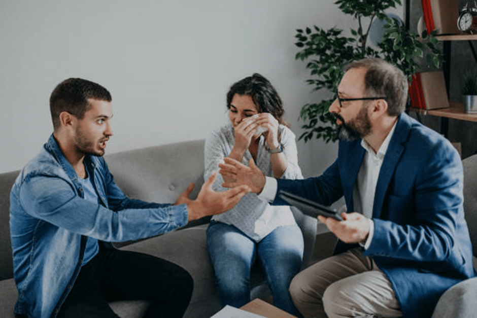 All You Need to Know About Couples Therapy! NeuFutur Magazine