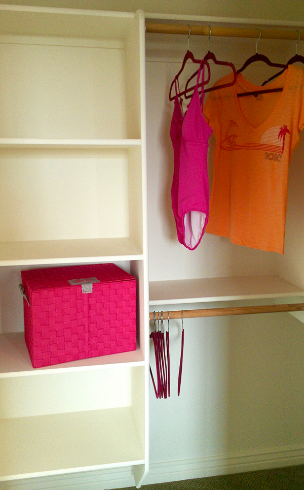 Small Closet Organization Hacks (10 Borderline Genius Tips)
