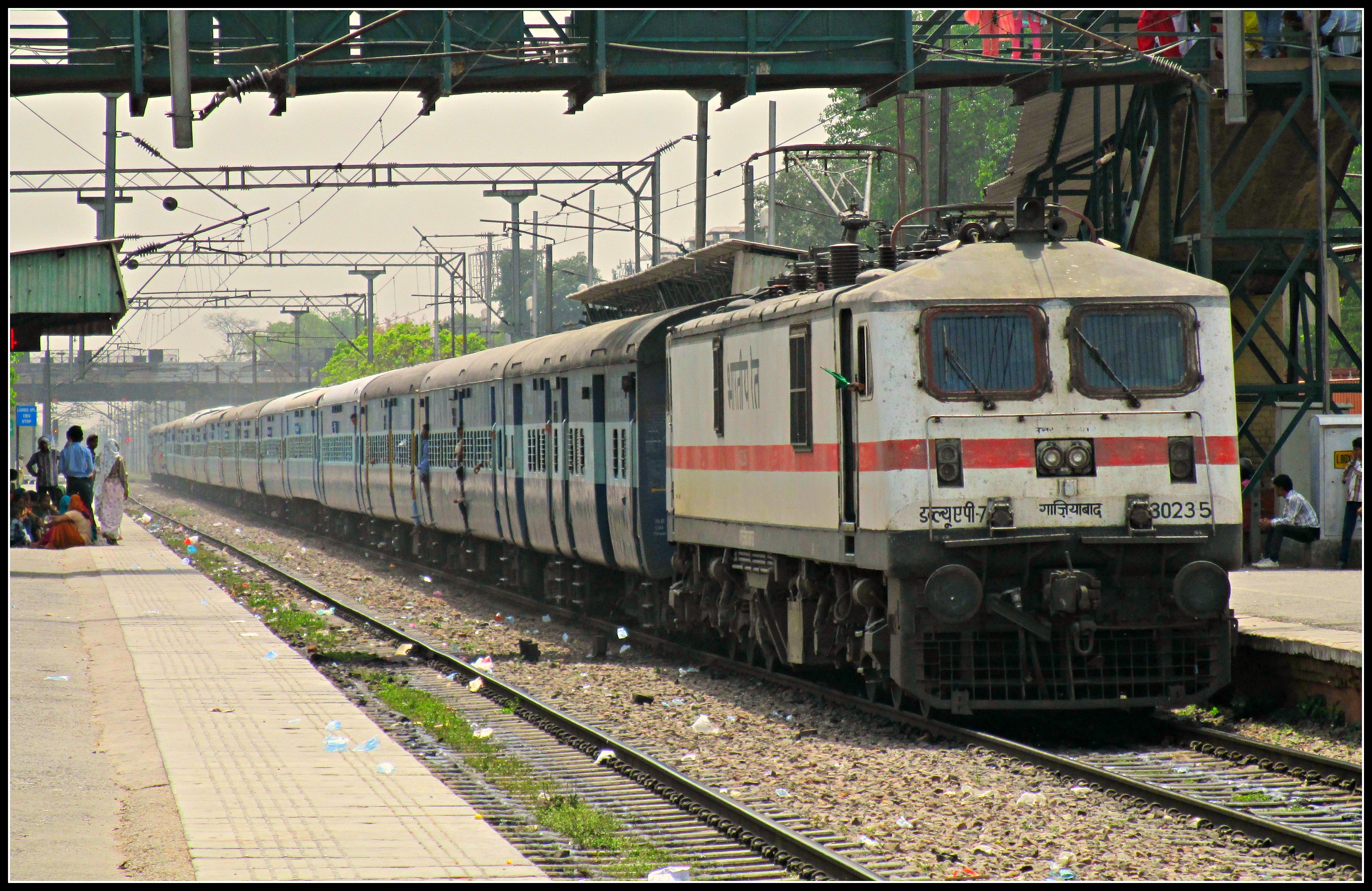 Train Travel From Allahabad To Raipur By Sarnath Express – An Awesome Journey! | Never Tired Of Travelling