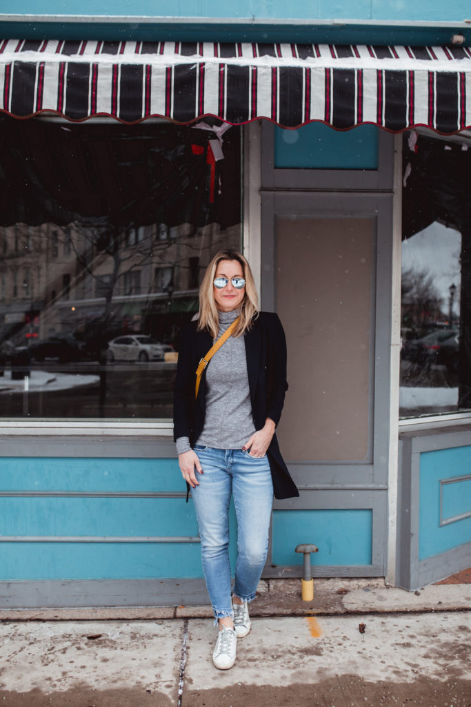 How to Minimize Your Wardrobe and Create a Capsule Wardrobe
