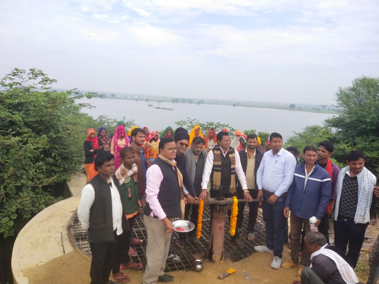लालसोट . मोरेल बांध की पूर्वी नहर में छोड़ा पानी Lalsot. water