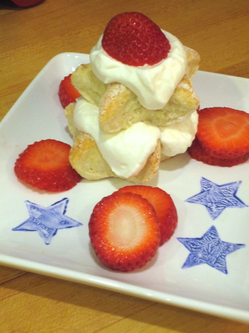 Make 4th of July Dessert Plates New England