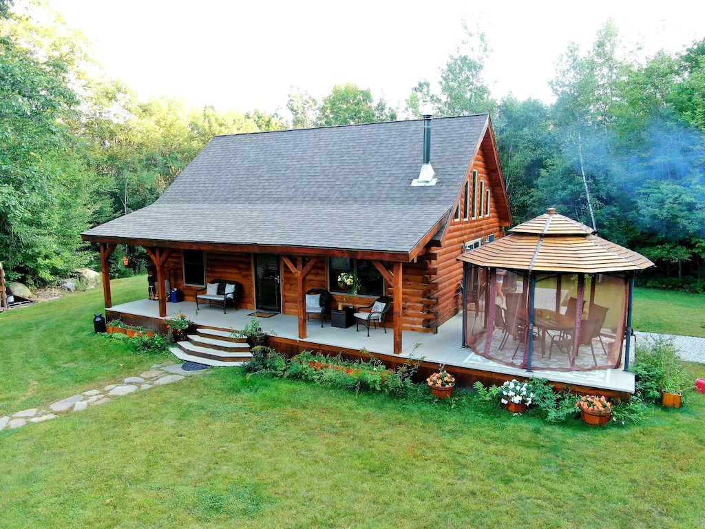 50 Unique Airbnbs in New England Cabins, Treehouses, & More! New