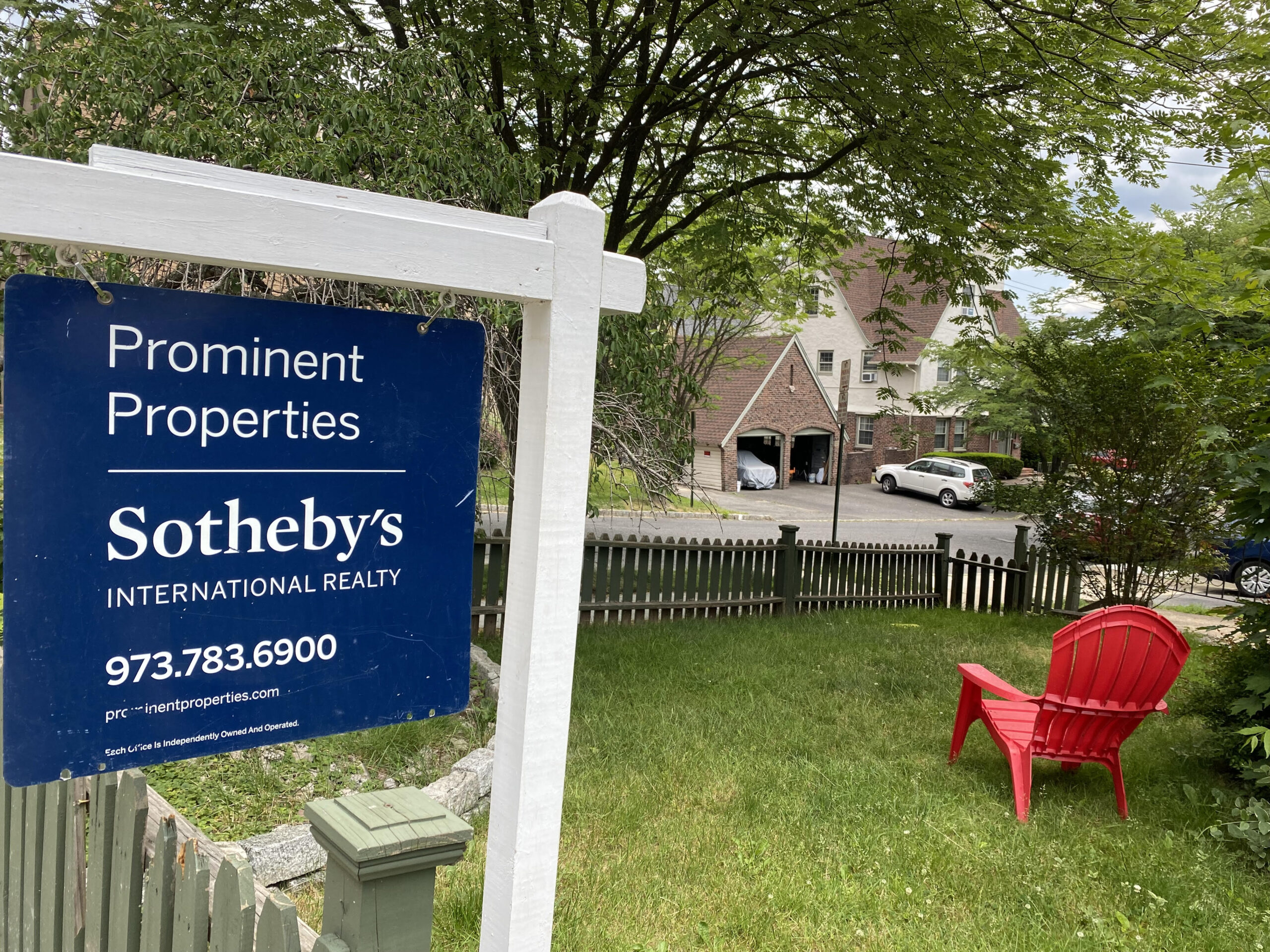 People aren’t fleeing New Jersey, no matter what a moving van company