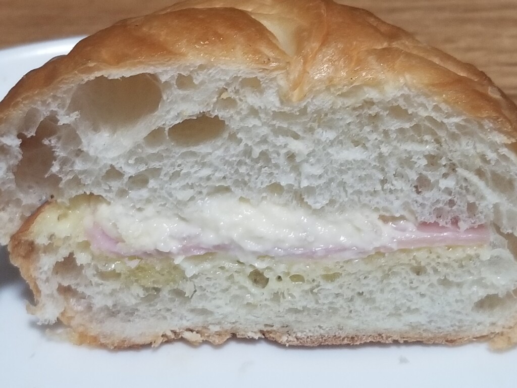 ヤマザキカイザーロールサンド 食べてみました。