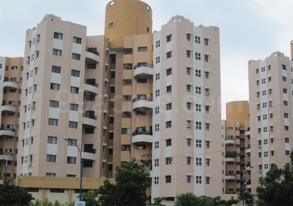 Magarpatta Cosmos Apartment Pune, Hadapsar Resale Price List, Brochure