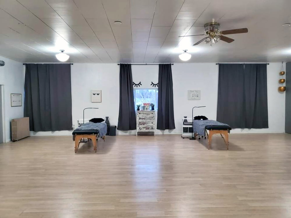 Northern Roots Salon Opens Refreshing New Roots. Spa Deer Park Gazette