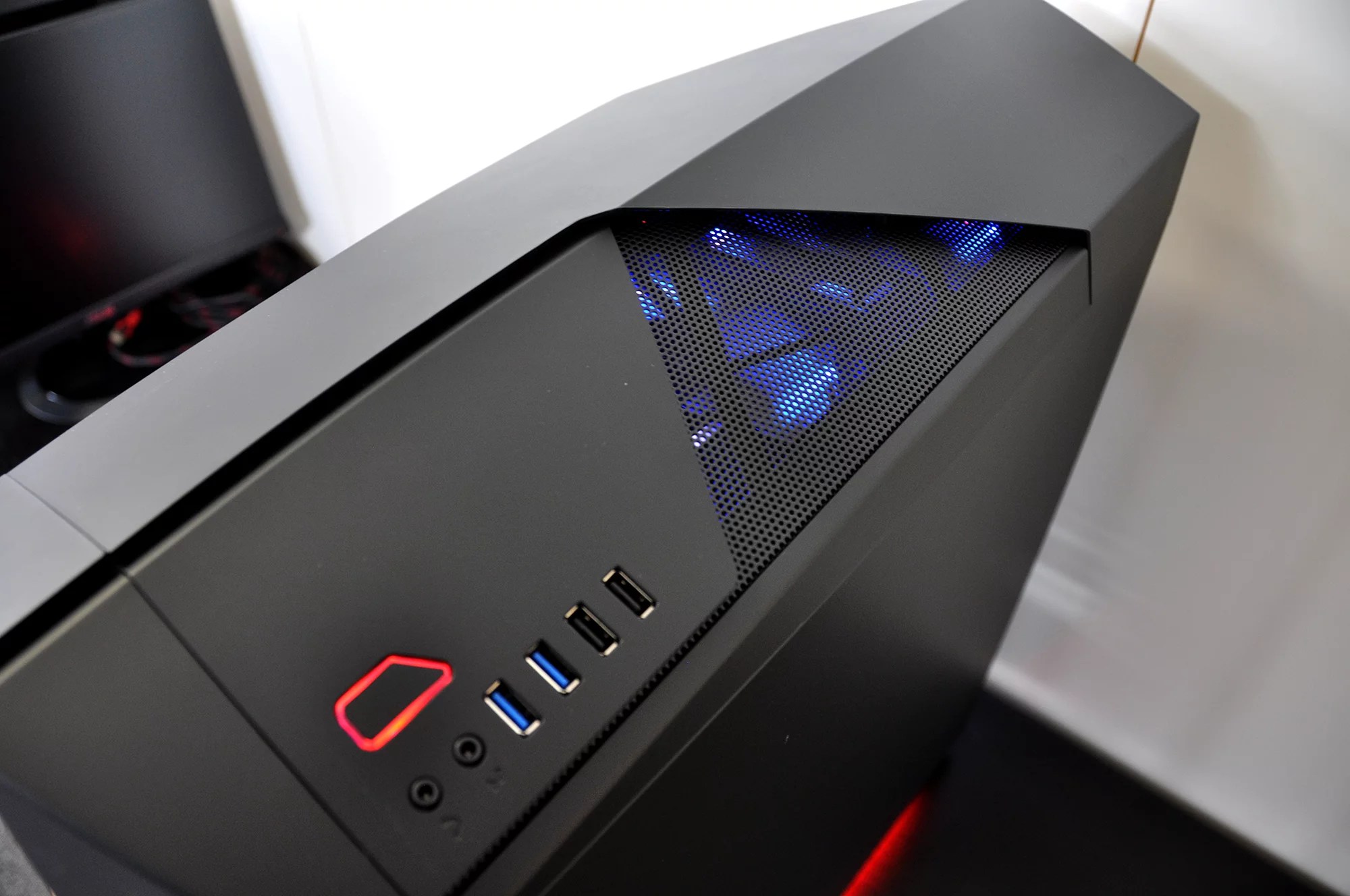 Sirin Custom Gaming PC in NZXT Noctis 450 Evatech News