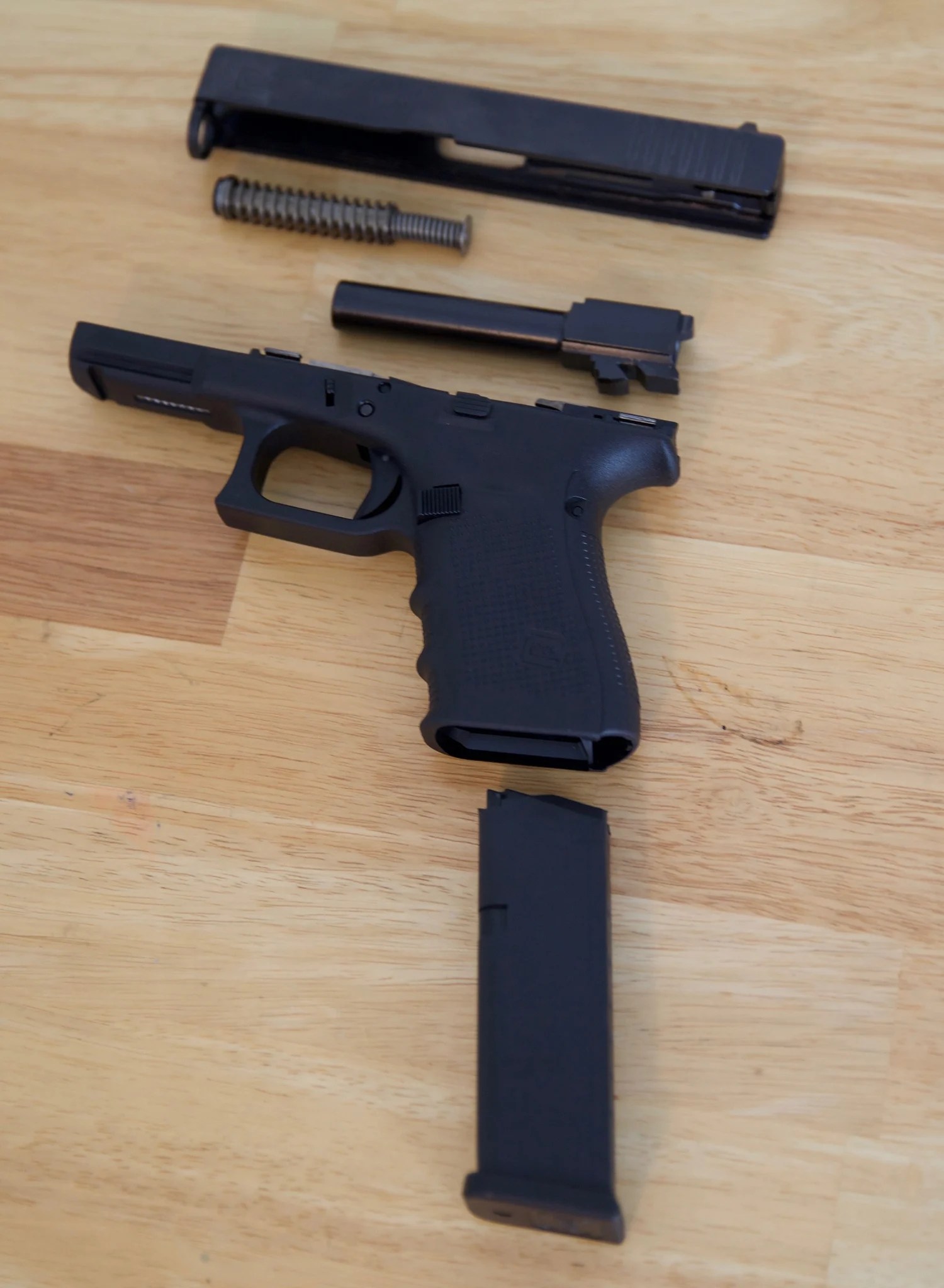 Gun Review Glock 19 handgun in 9x19mm ??? for the ladies (VIDEO)