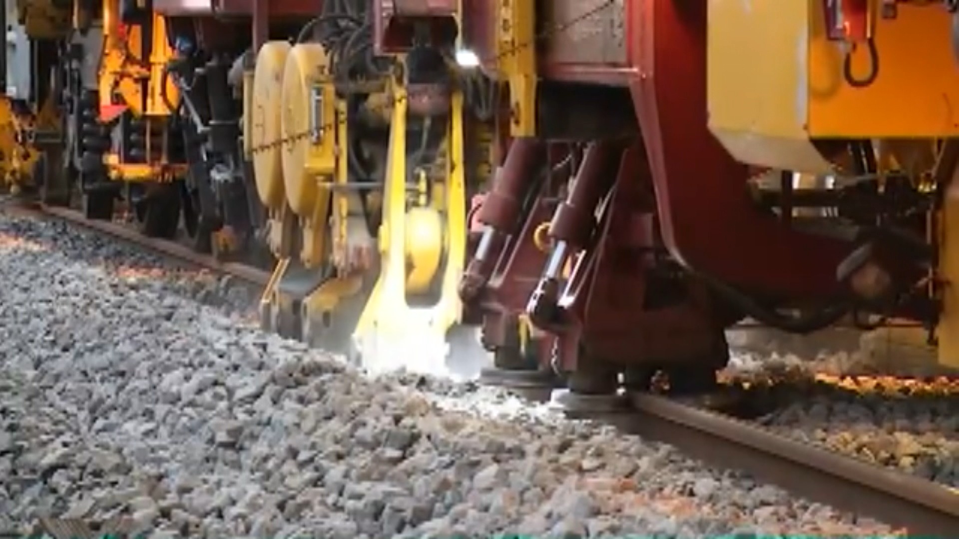 Ballast train reduces rail delays between Norwich and London Anglia