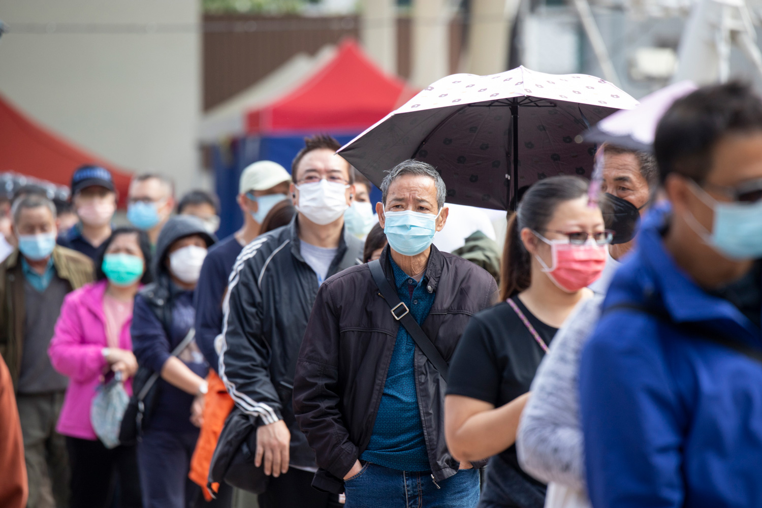 Does maskwearing affect behavior? MIT News Massachusetts Institute