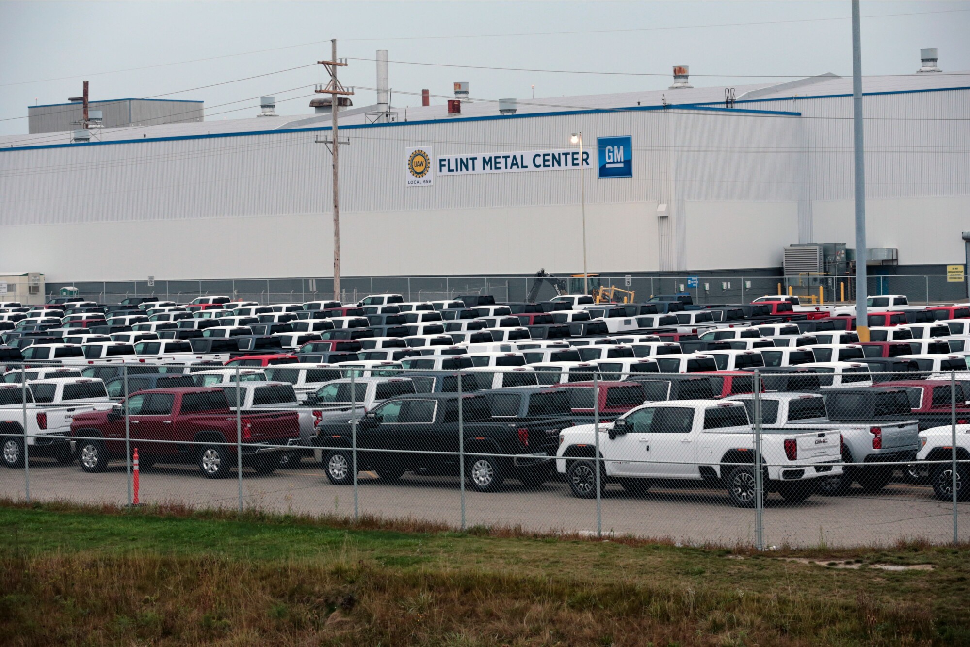 GM Hit by Chip Shortage, to Cut Production at Four Plants