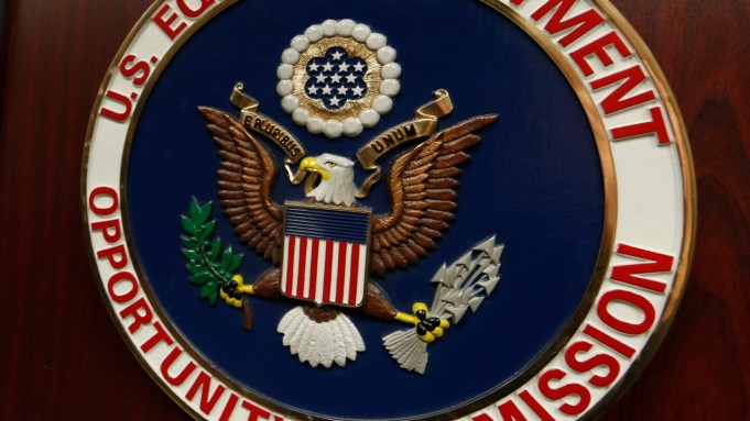 EEOC dejar de investigar varias quejas del impacto, marcando el cambio en la aplicación de los derechos civiles