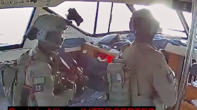 La Marina israelí intercepta la flota humanitaria en el camino a Gaza, activistas arrestados