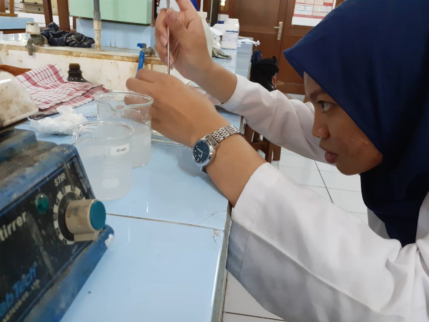 Ciptakan Aplikasi Teknologi Lingkungan Ubah Senyawa Berbahaya - Unair News