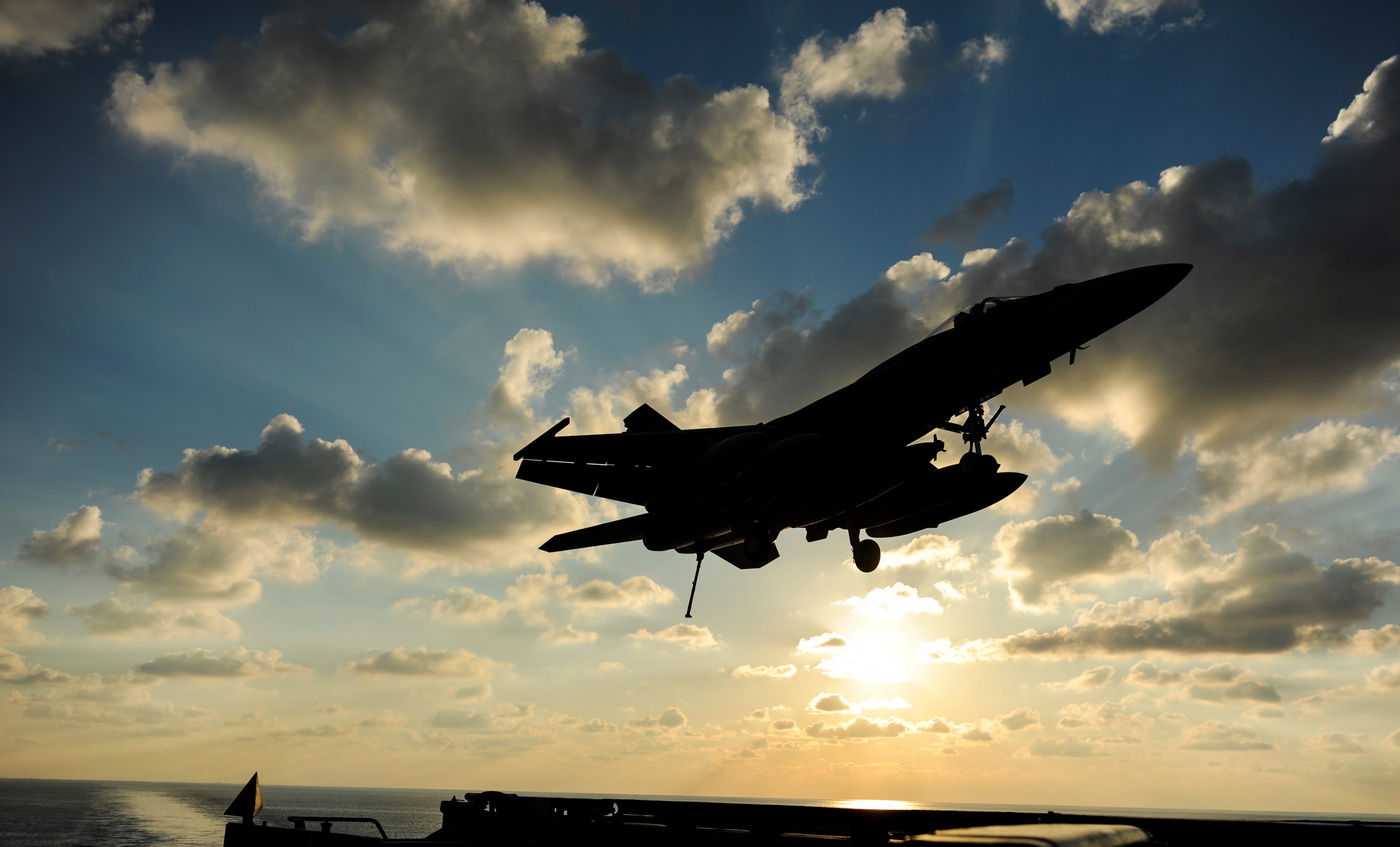 This new fighter is expected to fill the air superiority role currently occupied by america's highly despite the likelihood that the air force doesn't yet know what the ngad fighter will really look like. Navy Ngad Will Be Family Of Systems Super Hornet Replacement Likely A Manned Fighter Usni News