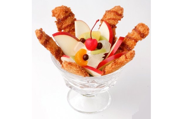 松山のとんかつパフェ | Max Carterの見聞 とんかつの上に生クリーム！関東初登場の“とんかつパフェ”とは｜ウォーカープラス