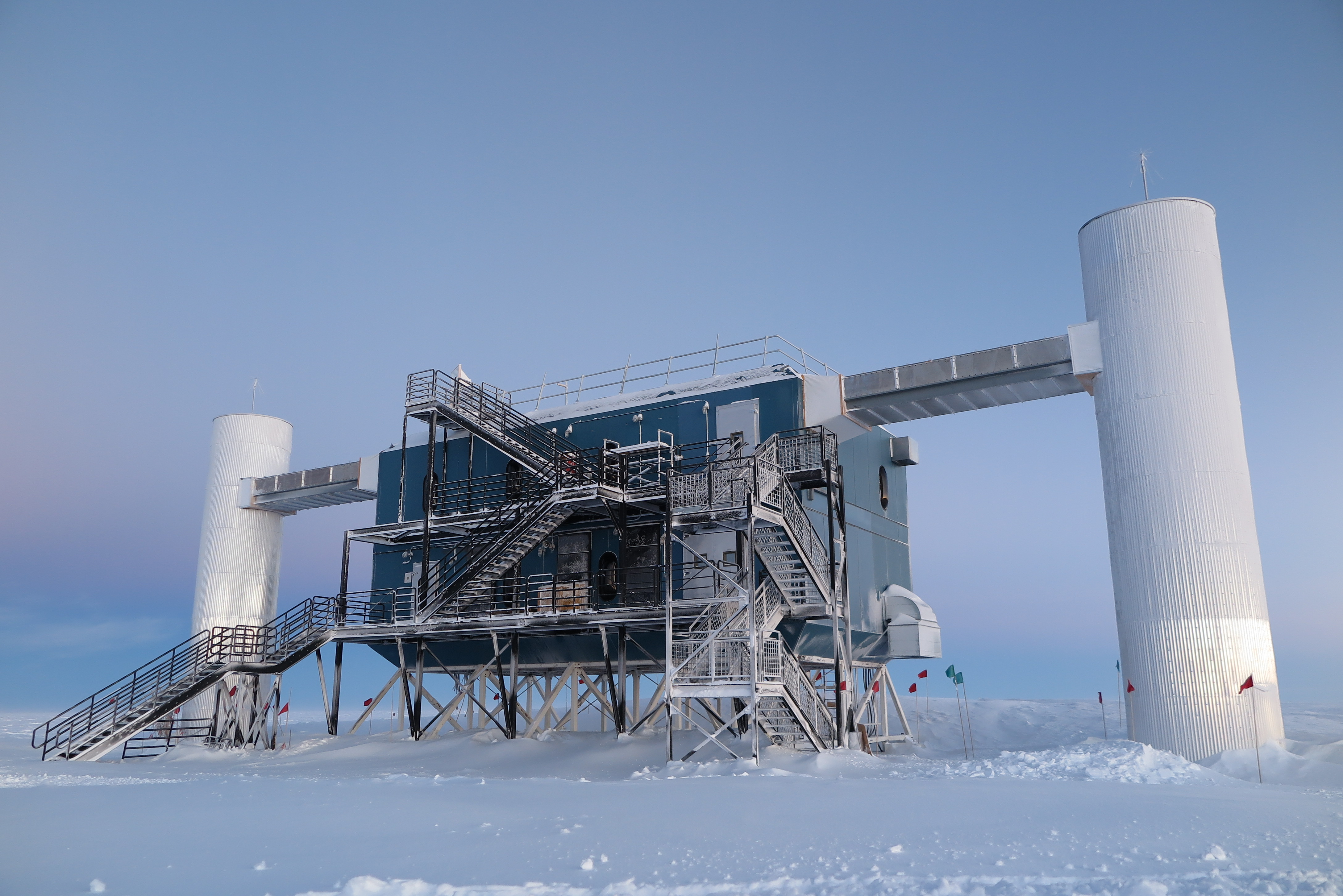 IceCube search for the ‘sterile neutrino’ draws a blank